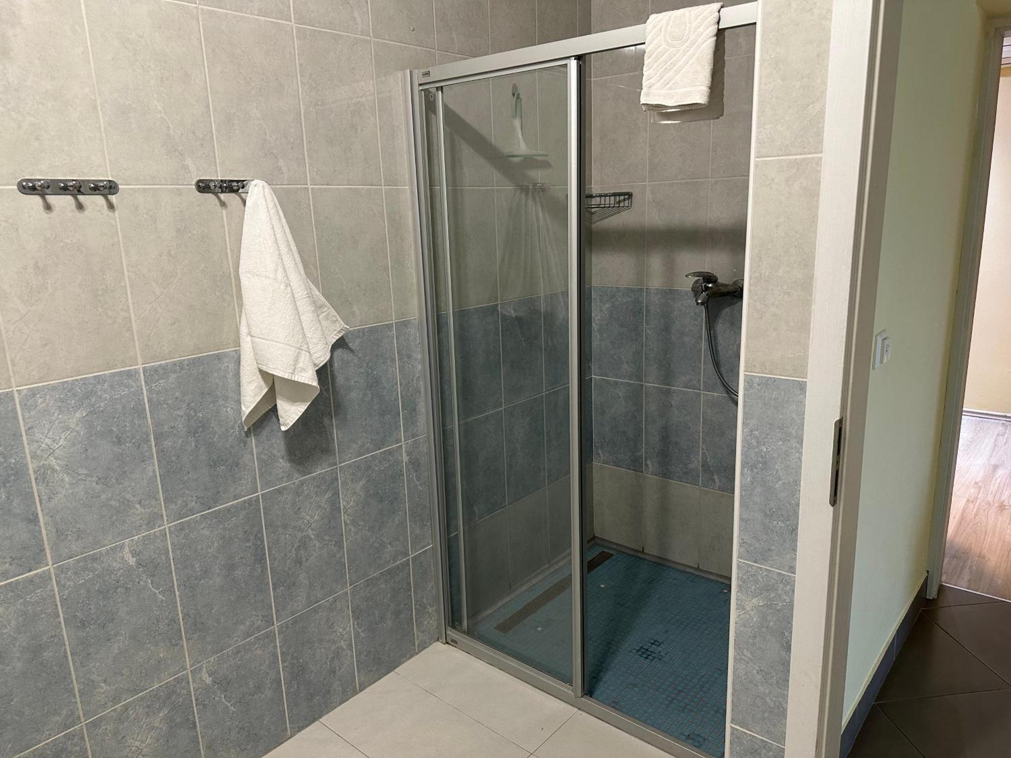 Spacious 1 Bedroom 4 Star Apartment, Mlini Exterior foto