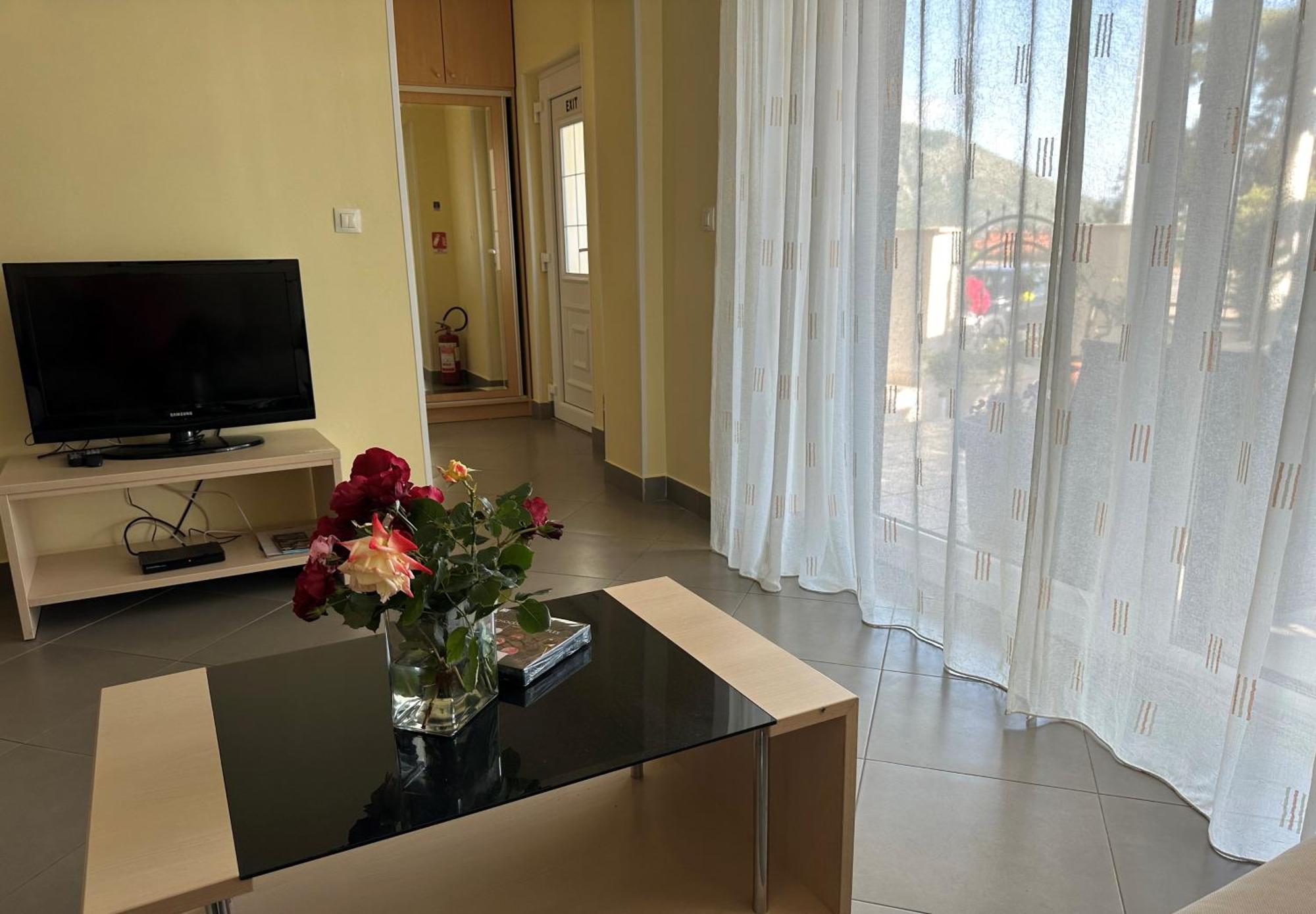 Spacious 1 Bedroom 4 Star Apartment, Mlini Exterior foto