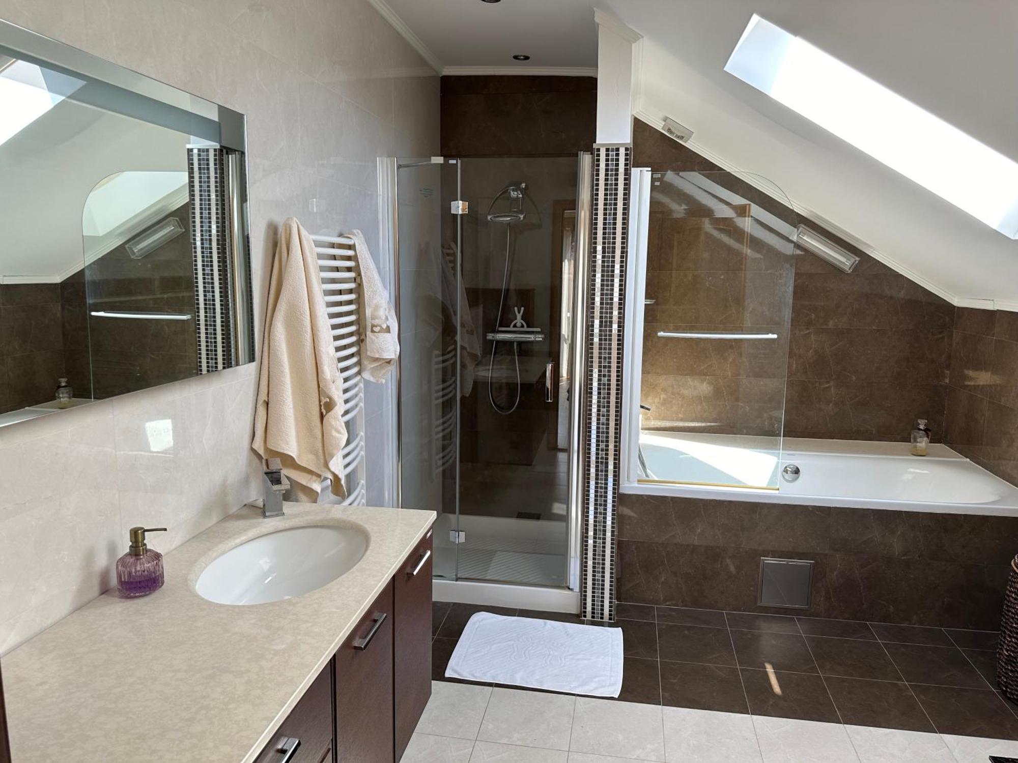 Spacious 1 Bedroom 4 Star Apartment, Mlini Exterior foto